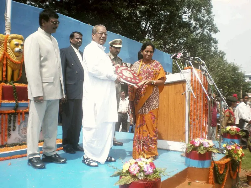 District Level Road Safety Award being presented to Mrs. Minati Bindhani, 2008.