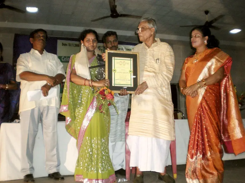 Nyaya Jyoti Award being presented to Mrs. Minati Bindhani, 2008.